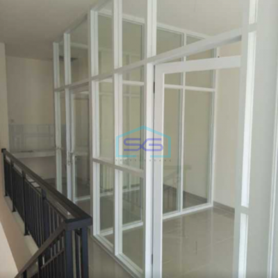 Disewakan Ruko Brand New Lokasi Bagus di Sorento Grande East Gading Serpong, Tangerang  Luas Bangunan  90 m²