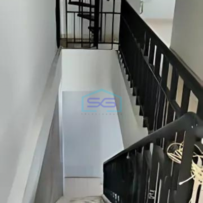 Disewakan Ruko Siap Pakai di Golden Madrid Bsd City Tangerang Selatan