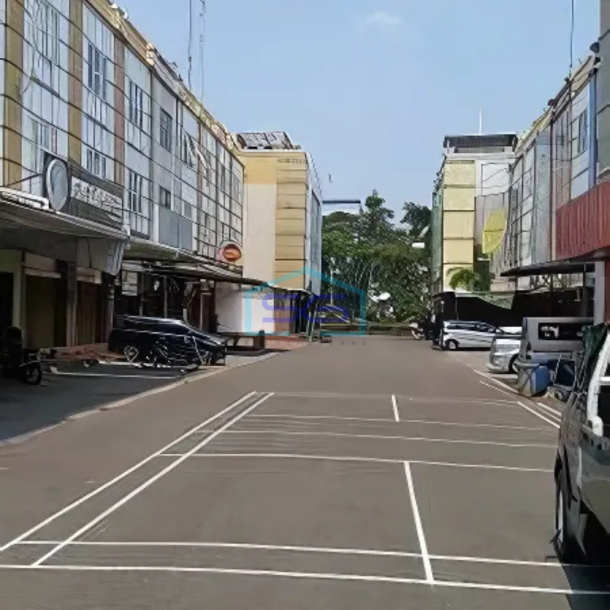 Dijual Ruko 3 Lantai Siap Huni di Golden Boulevard Bsd City Serpong Tangerang Selatan-4