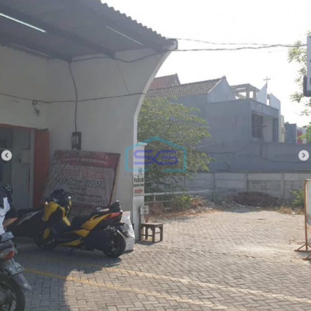 Disewakan Tanah Ada Bangunan Ruko di Wiyung Surabaya Jawa Timur LT 1200m2-2