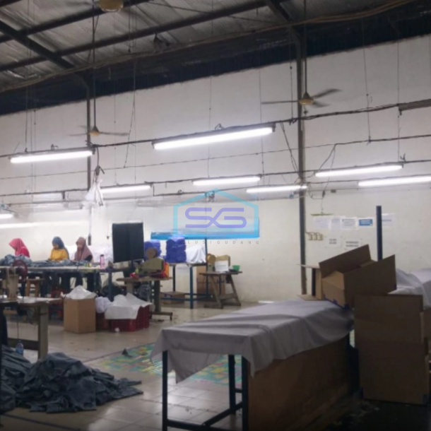 Disewakan Gudang Sudah Renovasi Luas Tanah 3000m2 di Cikunir Bekasi-2