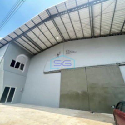 Disewakan Gudang Sudah Renovasi, SHM Luas Tanah 1600m2 di Tangerang Parkir Luas