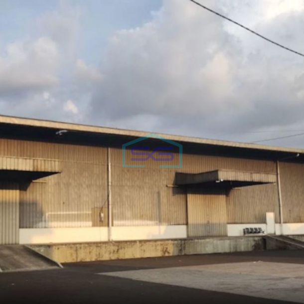 Disewakan Gudang Sudah Renovasi Shm, Luas 2148m2 di Kalideres Jakarta Barat-1