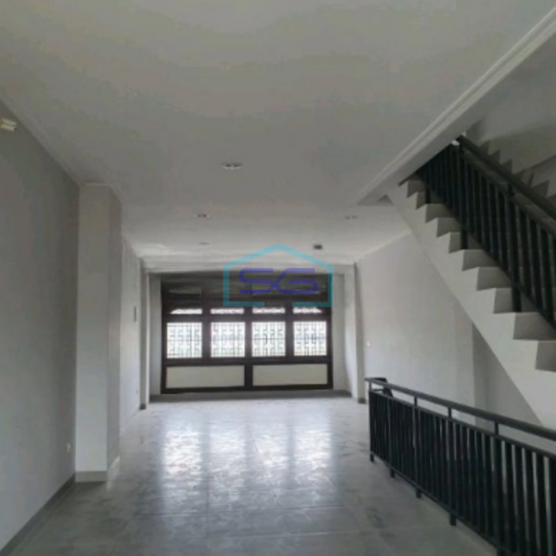 Disewakan Ruko Baru Pik2 Shanghai Depan Patung Naga Jakarta Utara LB 240m2-3