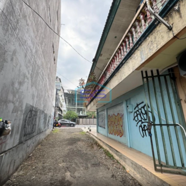 Dijual Tanah di Kebayoran Lama Jakarta Selatan SHM Luas 1322m²-3