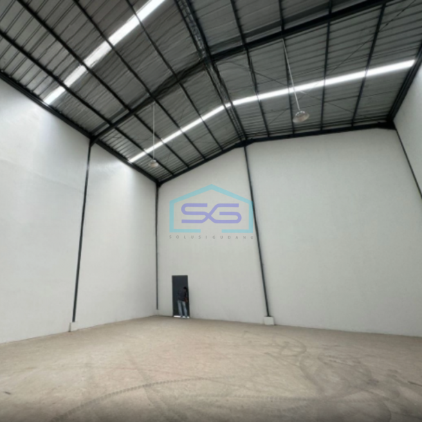 Dijual Gudang Sudah Renovasi Luas Tanah 516m2 Zona Industri di Legok Tangerang-3