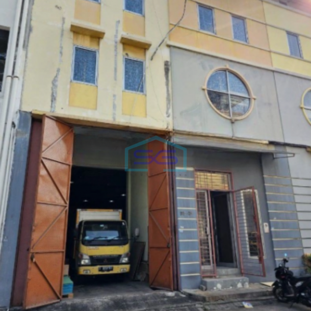 Dijual Gudang Sudah Renovasi HGB Luas Bangunan 180 450m2 Terdiri 3 Lantai DI PIK Jakarta Utara-1