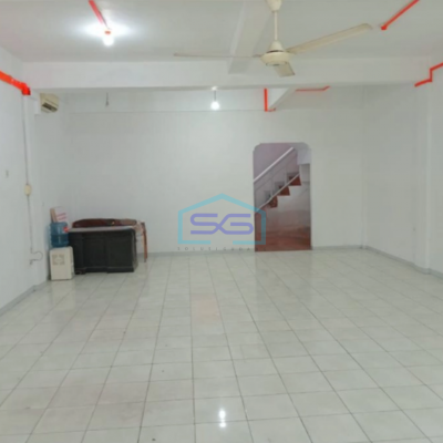 Dijual Ruko di Villa Meruya Jakarta barat Sudah Renovasi Luas Bangunan 243m2