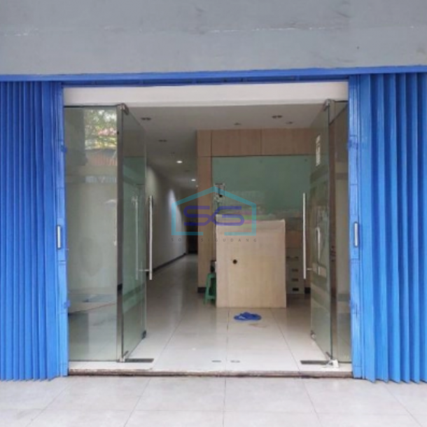 Dijual Ruko Sudah Renovasi Luas Bangunan 300m2 Lokasi di Muara Karang Jakarta Utara-1