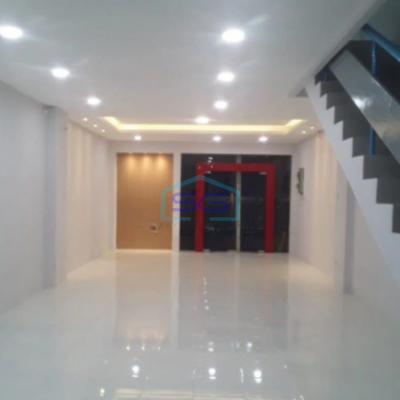 Dijual Ruko Sudah Renovasi SHM Luas Bangunan 250m2 Terdiri 3,5 Lantai di Jakarta Barat