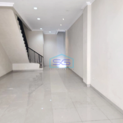 Dijual Ruko CBD Green Lake City Jakarta Barat Sudah Renovasi SHM LB 200m2
