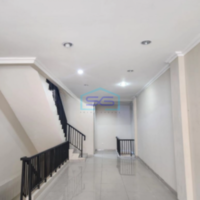 Dijual Ruko CBD Green Lake City Jakarta Barat Sudah Renovasi SHM LB 200m2