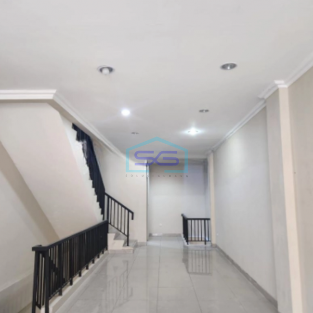 Dijual Ruko CBD Green Lake City Jakarta Barat Sudah Renovasi SHM LB 200m2-3