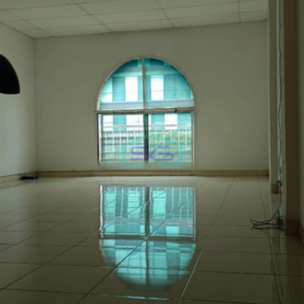 Dijual Ruko Puri Britania Puri indah Jakarta Barat Sudah Renovasi SHM LB 300m2-2
