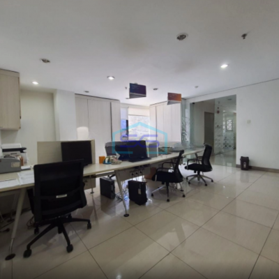 Dijual Ruko Sudah Renovasi SHM Luas Tanah Luas Bangunan 571m2 di Setiabudi Jakarta Selatan-4