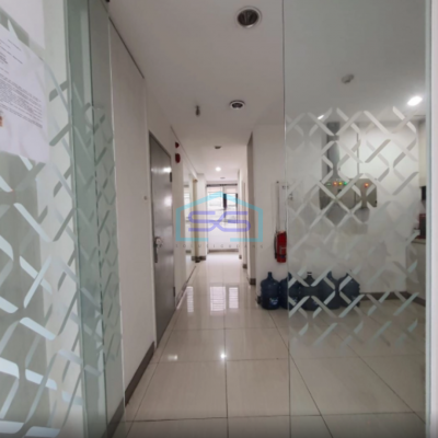 Dijual Ruko Sudah Renovasi SHM Luas Tanah Luas Bangunan 571m2 di Setiabudi Jakarta Selatan-3