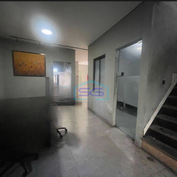 Disewakan Gudang Ada Kantor Luas Bangunan  11500 m² Lokasi Bebas Banjir di Curug Tangerang-2