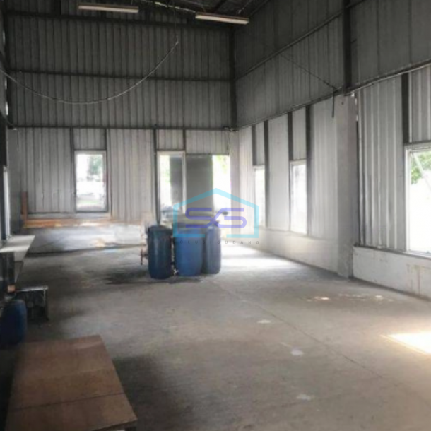Dijual Gudang Ada Kantor Luas Bangunan 600 m² di Cimanggis Depok-1