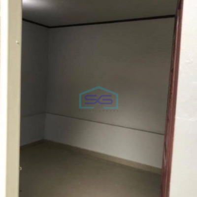 Dijual Gudang Luas Bangunan 450 m² di Pasar Kemis Tangerang Lokasi Strategis