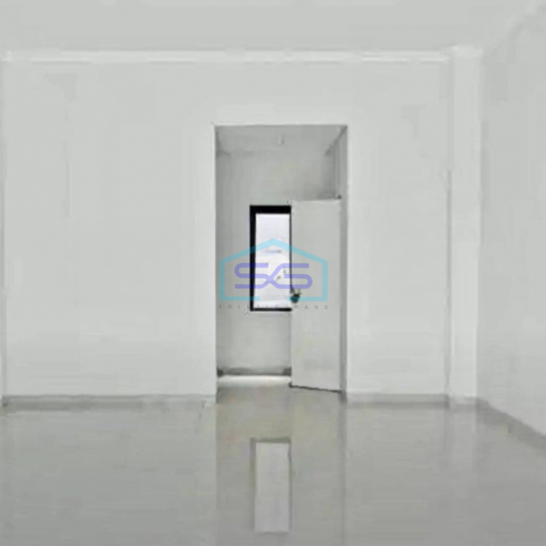 Dijual Ruko 3 Lantai Hadap Jalan Luas Bangunan 217 m² di Alam Sutera Tangerang-1