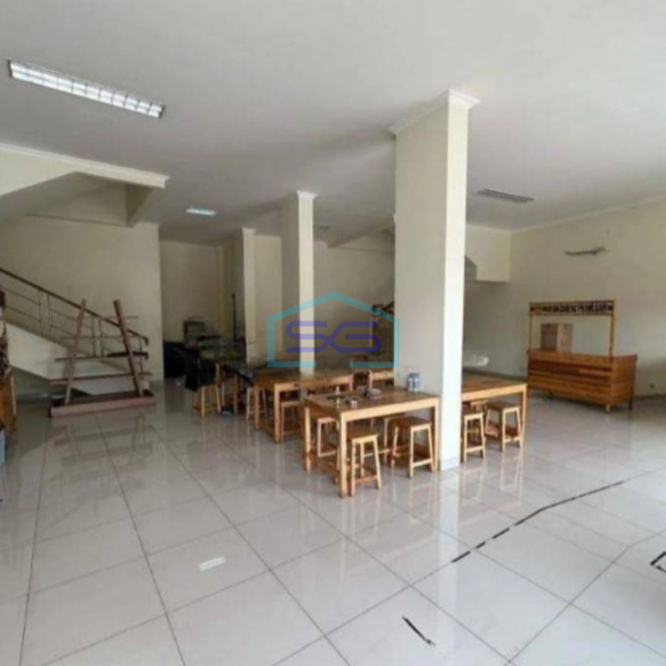 Dijual Cepat Ruko 2 Lantai Luas Bangunan 302 m² di Kelapa Dua Tangerang-2