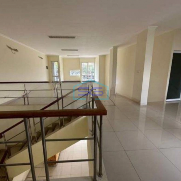 Dijual Cepat Ruko 2 Lantai Luas Bangunan 302 m² di Kelapa Dua Tangerang-1