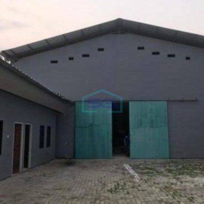 Dijual Gudang Luas Bangunan 450 m² Lokasi Strategis di Pasar Kemis Tangerang