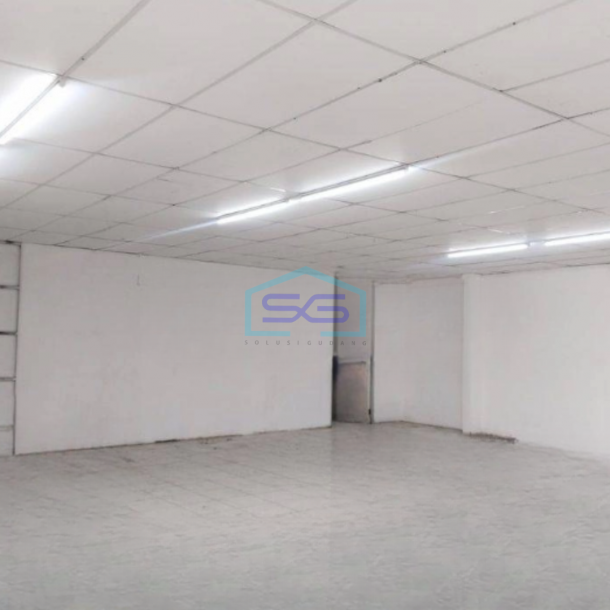 Disewakan Ruko Besar Luas Bangunan  768 m² Lokasi Pinggir Jalan Raya Pondok Jagung Tangerang-3