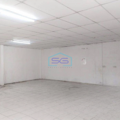 Disewakan Ruko Besar Luas Bangunan  768 m² Lokasi Pinggir Jalan Raya Pondok Jagung Tangerang-2