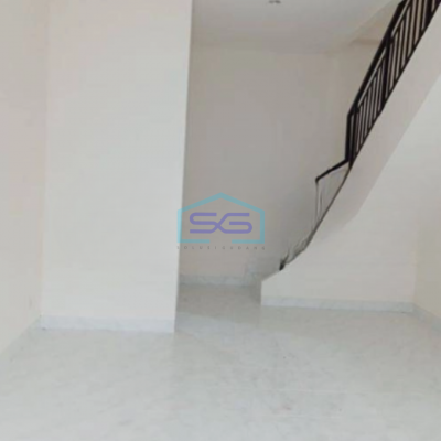 Disewakan Ruko 2 Lantai Lokasi Strategis di Gading Serpong Tangerang Tersedia Area Parkir