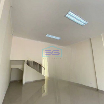 Disewakan Ruko Hadap Jalan Raya Gading Serpong Tangerang Luas Bangunan 107 m²