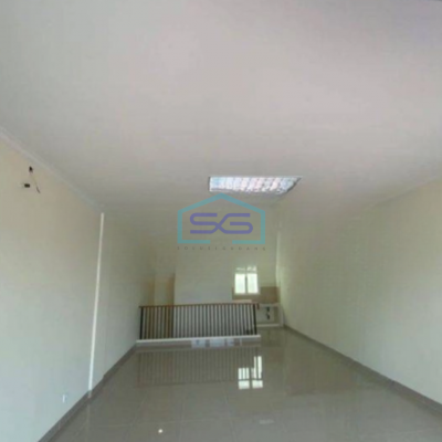 Disewakan Ruko Hadap Jalan Raya Gading Serpong Tangerang Luas Bangunan 107 m²