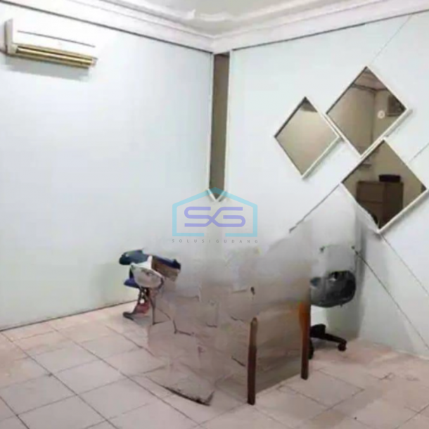 Disewakan Ruang Usaha Luas Bangunan  305 m² Hadap Jalan Raya di Gambir Jakarta Pusat-1