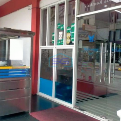 Disewakan Ruang Usaha Luas Bangunan  500 m² Lokasi Sangat Strategis di Tanjung Duren Jakarta Barat