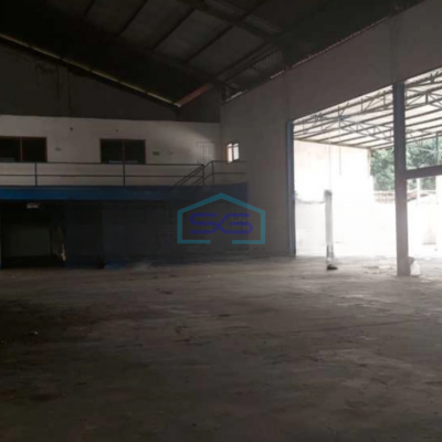 Dijual Gudang Luas Bangunan  4600 m² Lokasi Strategis di Curug Tangerang