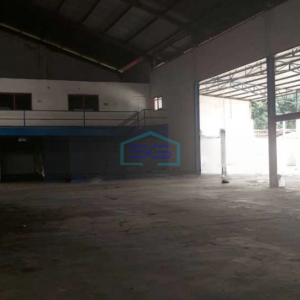 Dijual Gudang Luas Bangunan  4600 m² Lokasi Strategis di Curug Tangerang-3