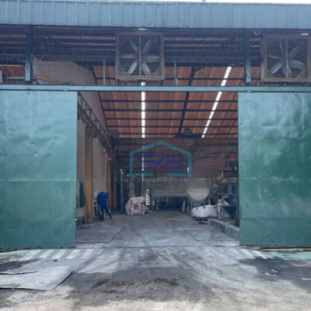 Dijual Pabrik Luas Bangunan 12000 m²  Lokasi Bebas Banjir di Bogor-1
