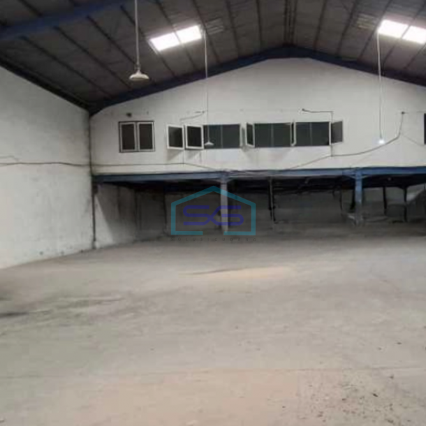 Dijual Gudang Luas Bangunan 4900 m² Lokasi Bebas Banjir di Karang Tengah Tangerang-1