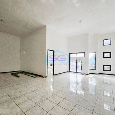 Disewakan Ruko Siap Pakai 2 Lantai Strategis LB 236m2 di Malang