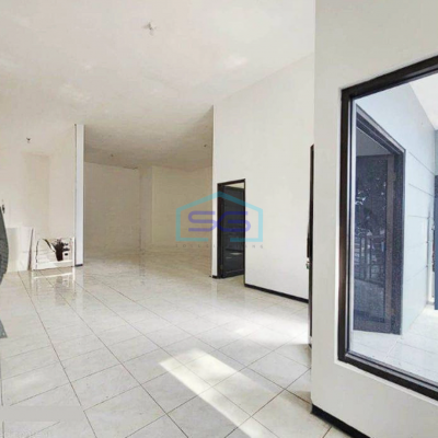 Disewakan Ruko Siap Pakai 2 Lantai Strategis LB 236m2 di Malang