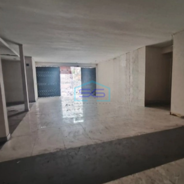 Disewakan Ruko Siap Huni Luas Tanah  301 m² Lokasi di Malang-1