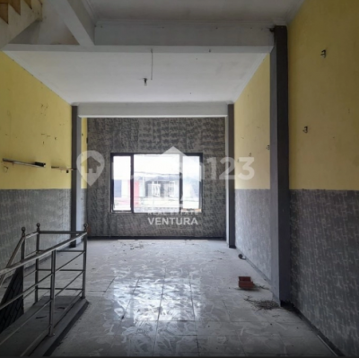 Dijual Ruko Luas Bangunan 180 m² Lokasi Siap Huni Lokasi Malang