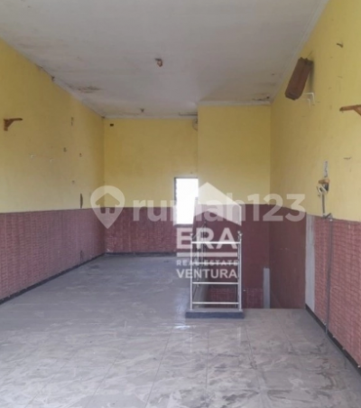 Dijual Ruko Luas Bangunan 180 m² Lokasi Siap Huni Lokasi Malang