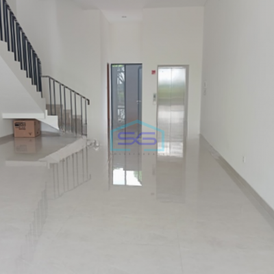 Disewakan Ruko Lokasi Bebas Banjir Luas Bangunan  348 m² di BSD Tangerang