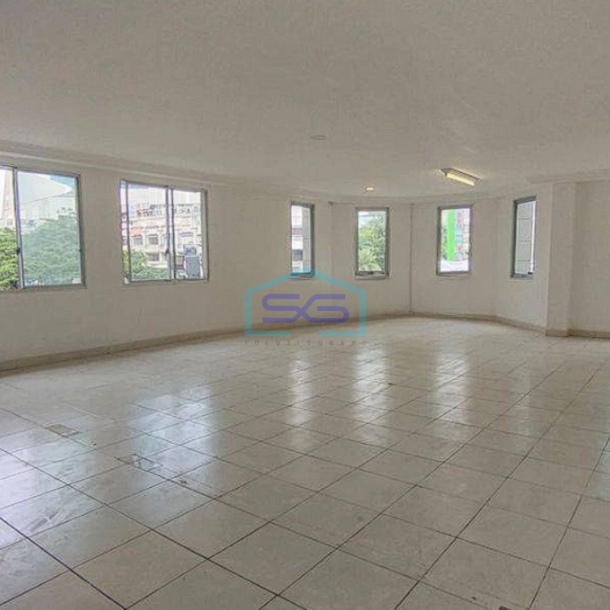 Disewakan Ruko Central Park Jakarta Barat 4 Lantai LB 300m2-1