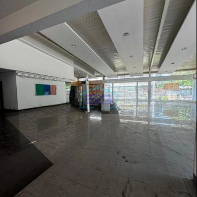 Dijual Bangunan Ruang Usaha  Ex Showroom di Mampang Prapatan Jakarta Selatan