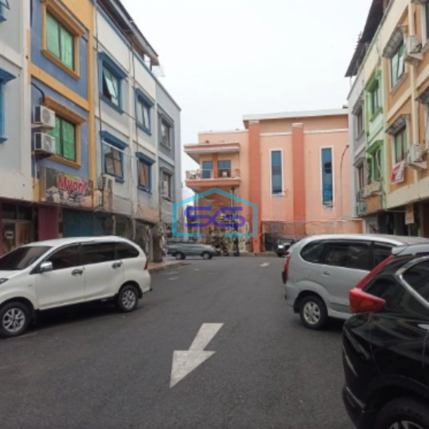 Disewakan Ruko Mega Smart Hadap Boulevard Pas Buat Kantor Ekspedisi Cargo Sario, Manado Luas Bangunan 140 m²-1