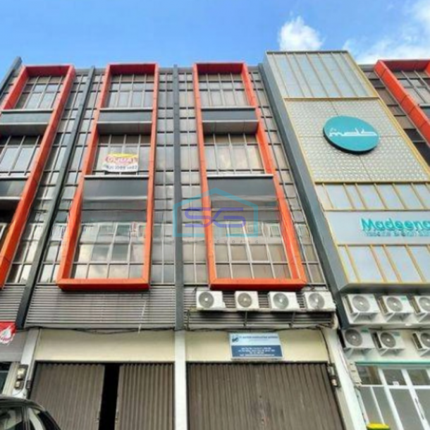 Dijual Ruko 4 1/2 Lantai di Jalan Raya Arion Rawamangun Jakarta Timur LB 300m2-1