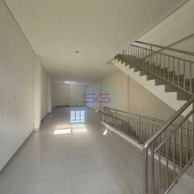 Disewakan Ruko Baru Strategis Pusat Kota Dekat Jalan Veteran Serengan Solo LB 210m2