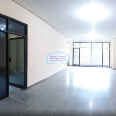 Disewakan Ruko Strategis 3 Lantai Kawasan Niaga di Widuran Solo LB 300m2